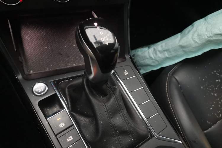 Used Volkswagen Passat 2020 Revised Version 280TSI Business Edition China VI Standard Gear Lever