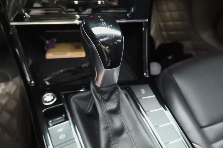 Used Volkswagen Passat 2020 330TSI Elite Edition China VI Gear Lever