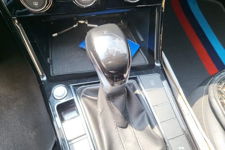 Used Volkswagen Passat 2020 330TSI Elite Edition China VI Gear Lever