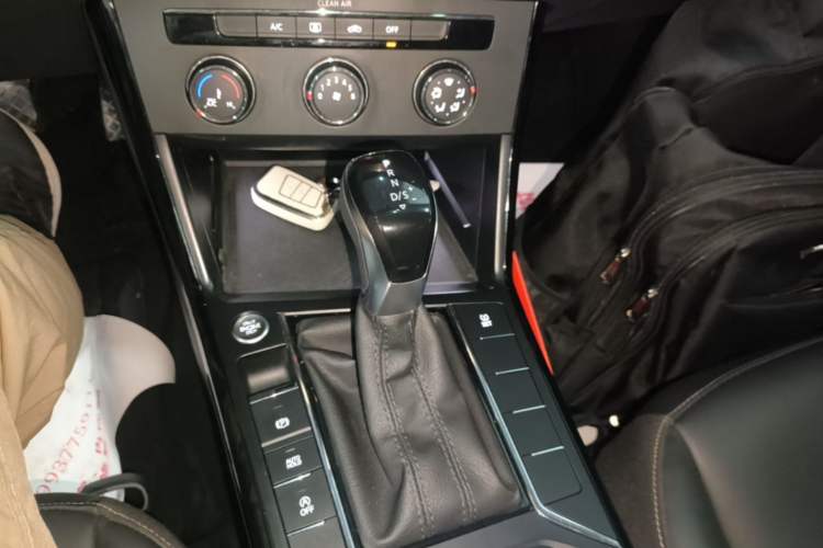 Used Volkswagen Passat 2020 280TSI Business Edition China VI Standard Gear Lever