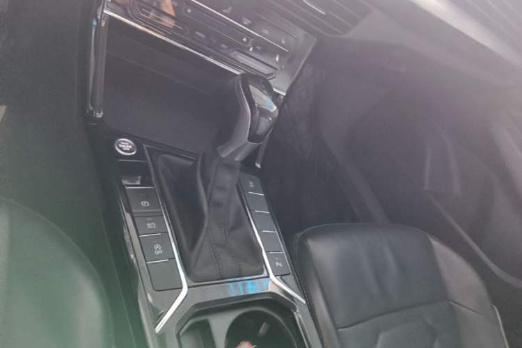 Used Volkswagen Passat 2020 330TSI Elite Edition China VI Gear Lever