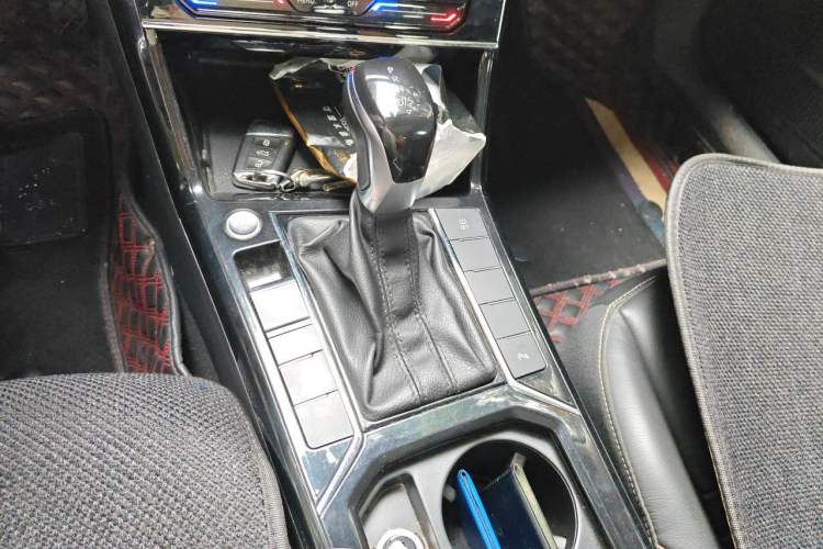 Used Volkswagen Passat 2020 330TSI Elite Edition China VI Gear Lever