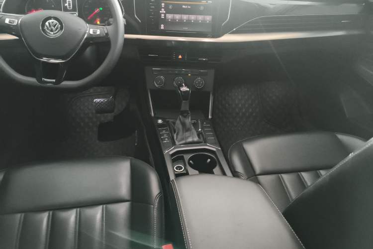 Used Volkswagen Passat 2020 Revised Version 280TSI Business Edition China VI Standard Gear Lever