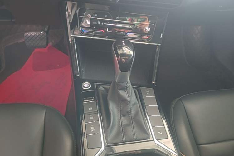 Used Volkswagen Passat 2020 330TSI Elite Edition China VI Gear Lever
