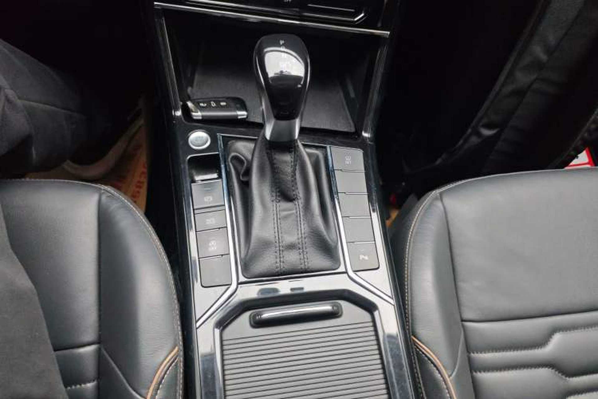 Used Volkswagen Passat 2020 330TSI Elite Edition China VI Gear Lever