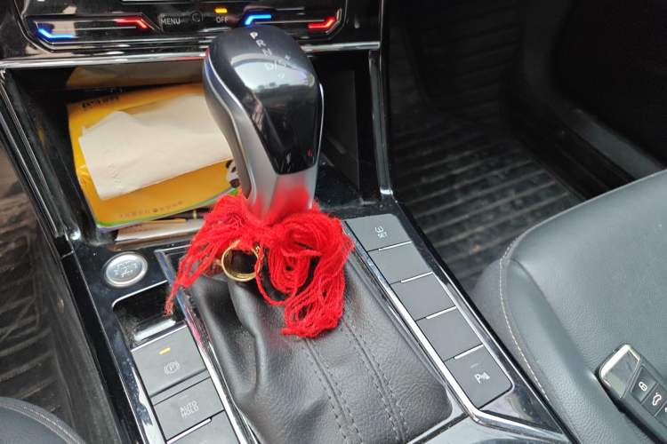 Used Volkswagen Passat 2020 330TSI Elite Edition China VI Gear Lever