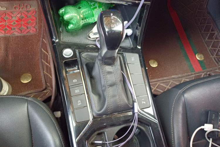 Used Volkswagen Passat 2020 330TSI Elite Edition China VI Gear Lever