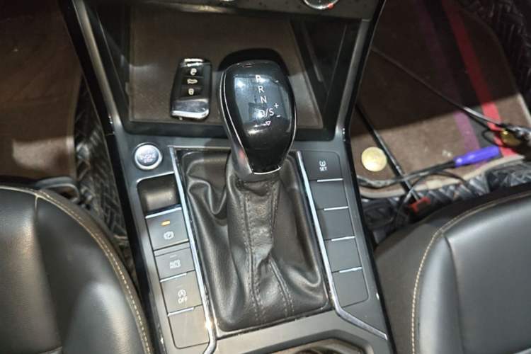 Used Volkswagen Passat 2020 280TSI Business Edition China VI Standard Gear Lever