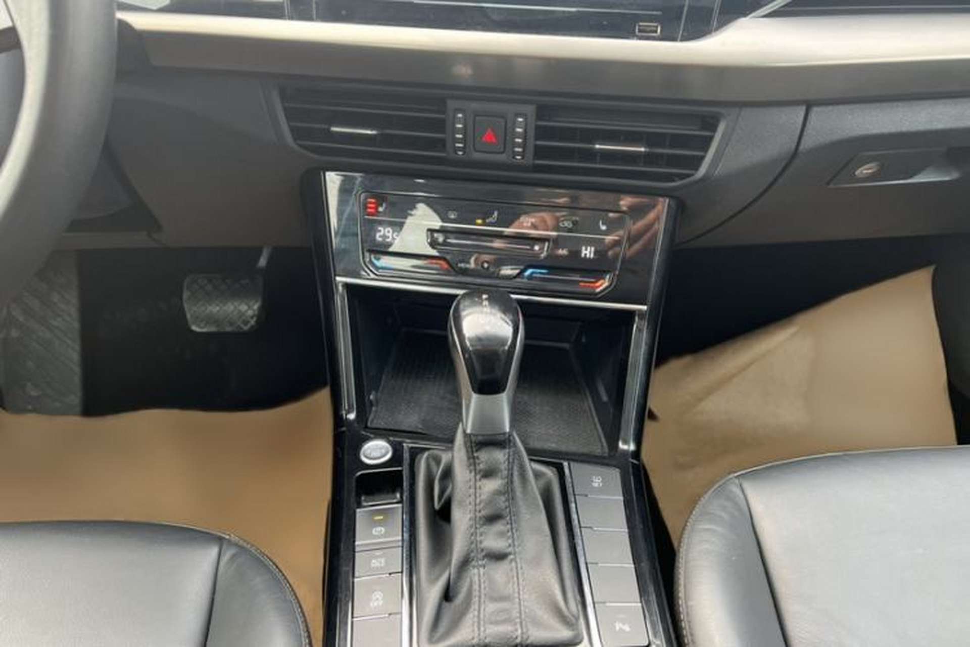Used Volkswagen Passat 2020 330TSI Elite Edition China VI Gear Lever