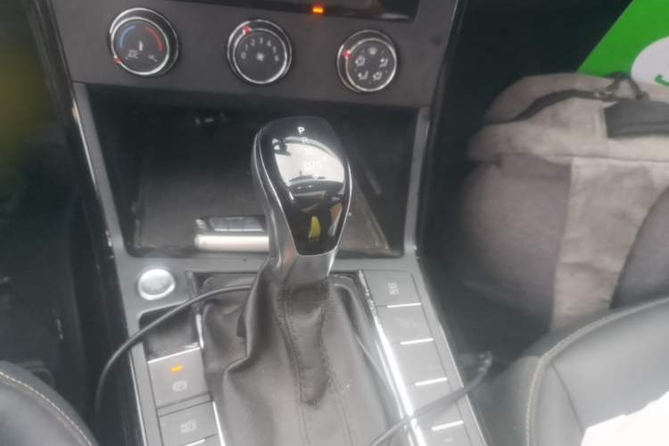 Used Volkswagen Passat 2020 Revised Version 280TSI Business Edition China VI Standard Gear Lever