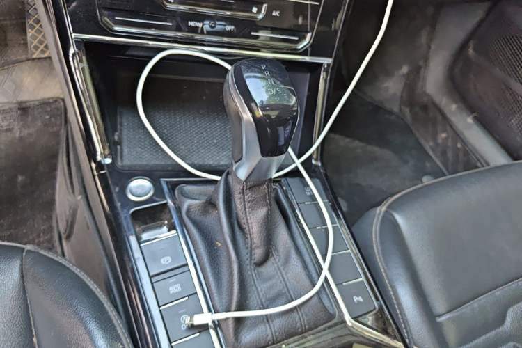Used Volkswagen Passat 2020 330TSI Elite Edition China VI Gear Lever