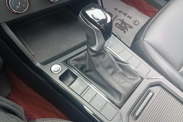 Used Volkswagen Passat 2020 Revised Version 280TSI Business Edition China VI Standard Gear Lever