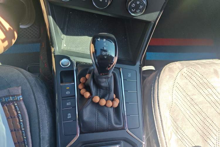 Used Volkswagen Passat 2020 Revised Version 280TSI Business Edition China VI Standard Gear Lever