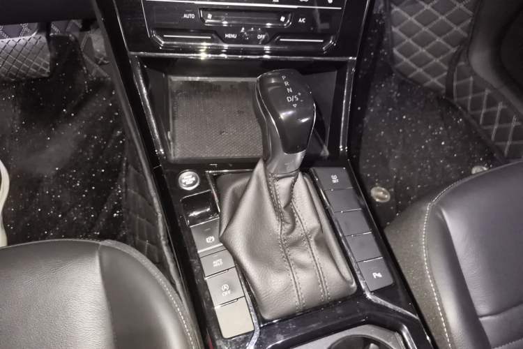 Used Volkswagen Passat 2020 330TSI Elite Edition China VI Gear Lever