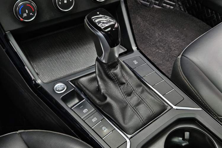 Used Volkswagen Passat 2020 280TSI Business Edition China V Standard Gear Lever