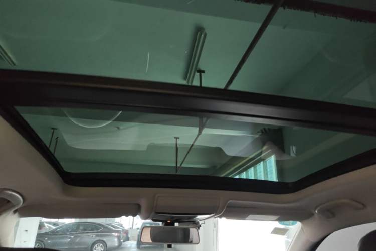 Used Volkswagen Passat 2020 330TSI Luxury Edition China VI Headliner