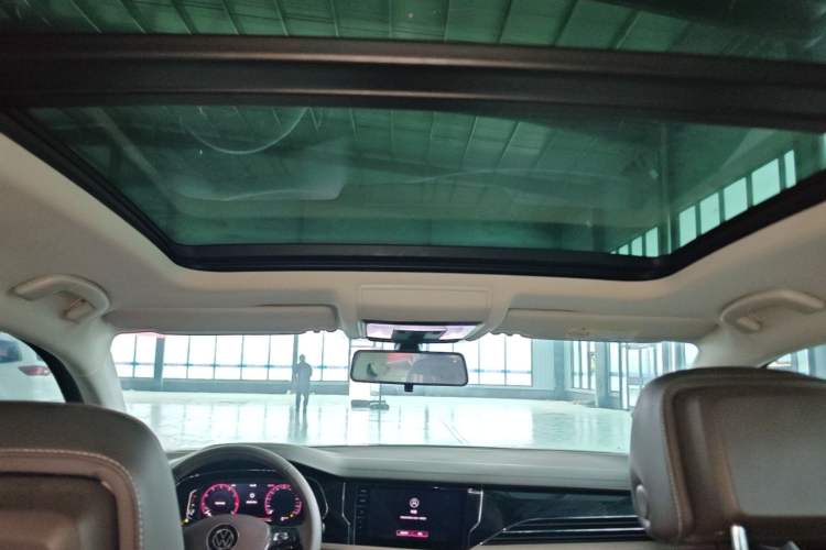 Used Volkswagen Passat 2020 Revised Version 330TSI Luxury Edition China VI Standard Headliner
