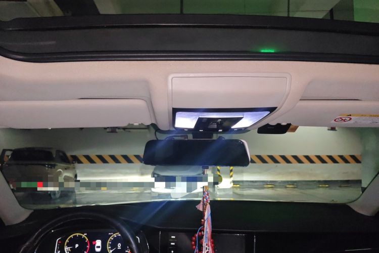 Used Volkswagen Passat 2020 330TSI Luxury Edition China VI Headliner