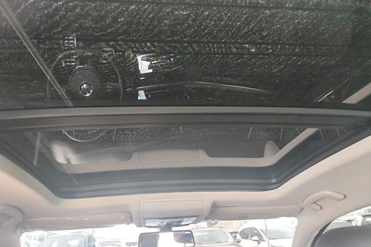 Used Volkswagen Passat 2020 Facelift 330TSI Elite Edition China VI Standard Headliner