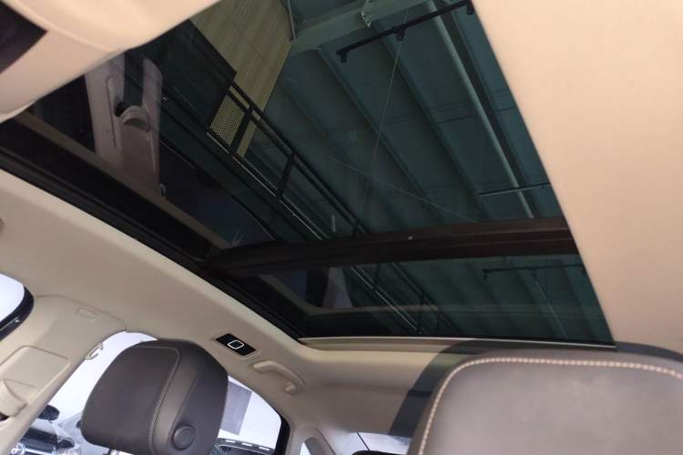 Used Volkswagen Passat 2020 Revised Version 330TSI Luxury Edition China VI Standard Headliner