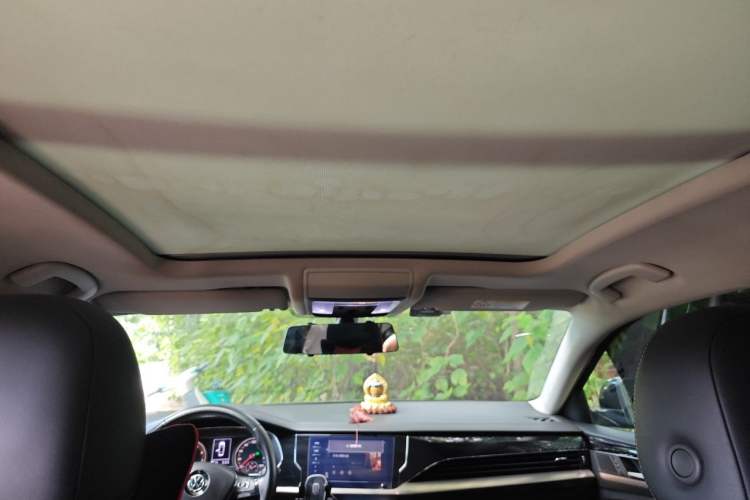 Used Volkswagen Passat 2020 330TSI Elite Edition China VI Headliner