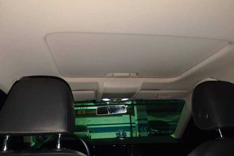 Used Volkswagen Passat 2020 280TSI Business Edition China VI Standard Headliner