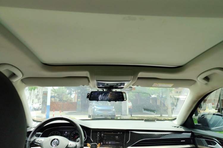 Used Volkswagen Passat 2020 330TSI Elite Edition China VI Headliner