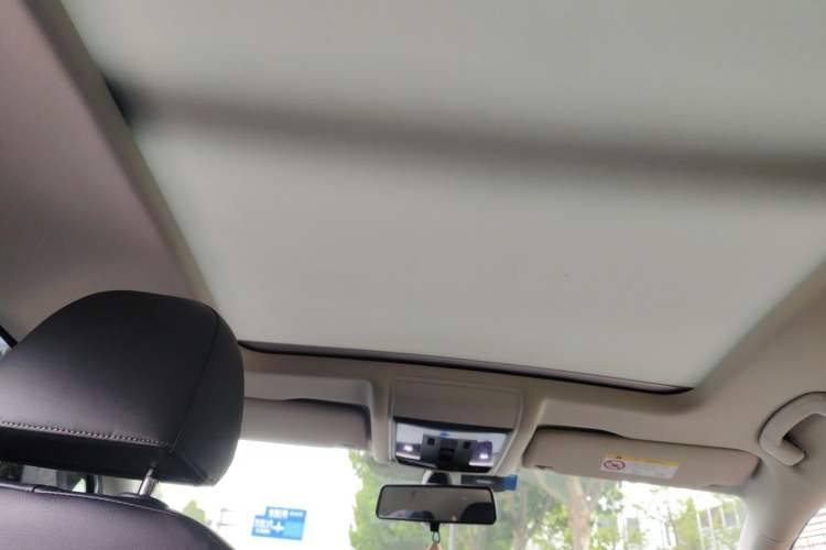 Used Volkswagen Passat 2020 330TSI Elite Edition China VI Headliner