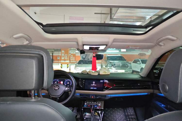 Used Volkswagen Passat 2020 330TSI Prestige Edition China VI Standard Headliner