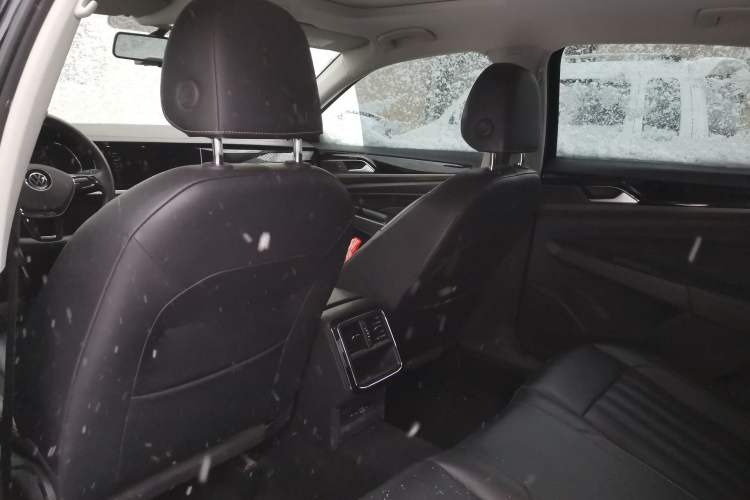 Used Volkswagen Passat 2020 Revised Version 280TSI Business Edition China VI Standard Headliner