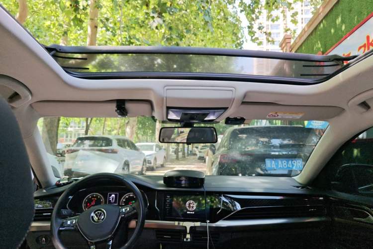 Used Volkswagen Passat 2020 330TSI Elite Edition China VI Headliner