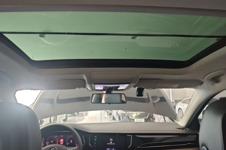 Used Volkswagen Passat 2020 Revised Version 330TSI Luxury Edition China VI Standard Headliner