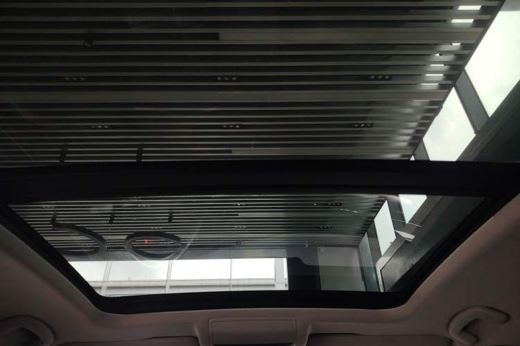 Used Volkswagen Passat 2020 330TSI Elite Edition China VI Headliner
