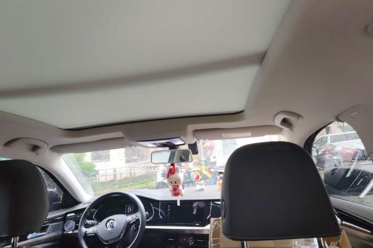 Used Volkswagen Passat 2020 330TSI Elite Edition China VI Headliner
