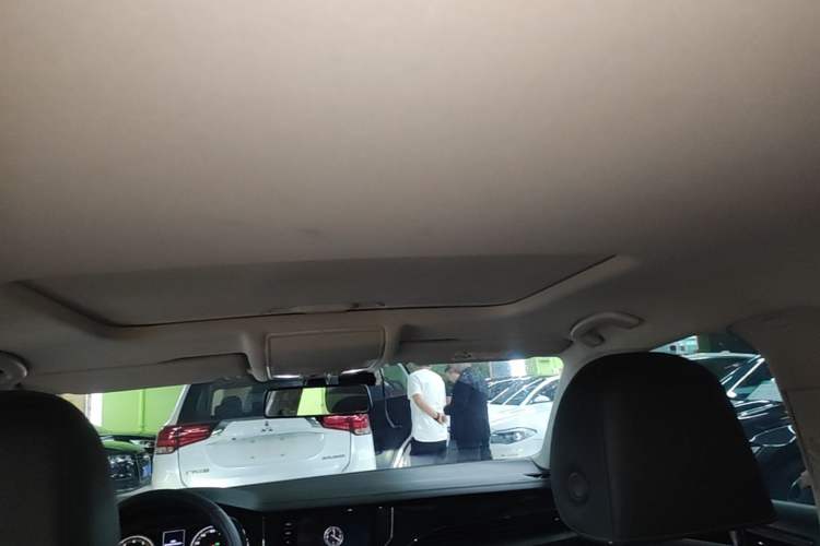 Used Volkswagen Passat 2020 Revised Version 280TSI Elite Edition China VI Standard Headliner