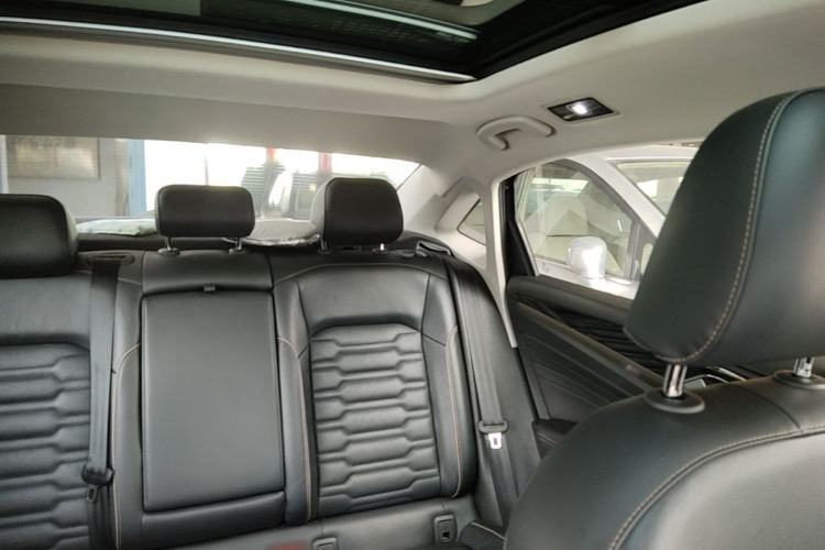 Used Volkswagen Passat 2020 330TSI Elite Edition China VI Headliner
