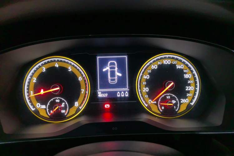 Used Volkswagen Passat 2020 Facelift 330TSI Elite Edition China VI Standard Instrument Cluster
