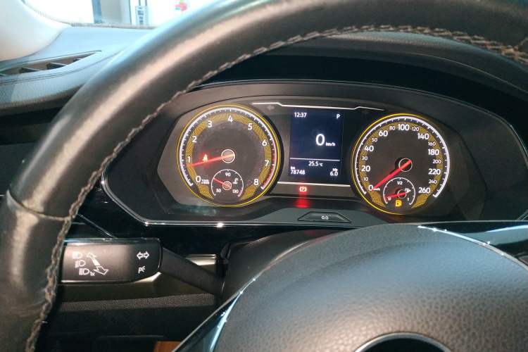 Used Volkswagen Passat 2020 Facelift 330TSI Elite Edition China VI Standard Instrument Cluster