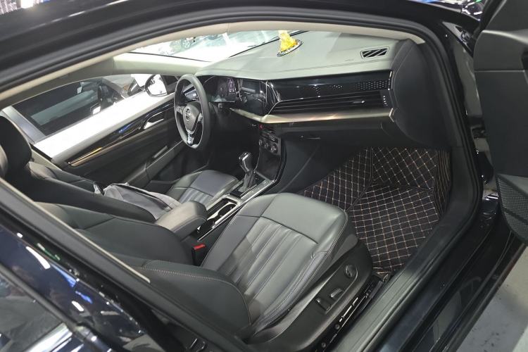 Used Volkswagen Passat 2020 Revised Version 280TSI Business Edition China VI Standard Interior 1