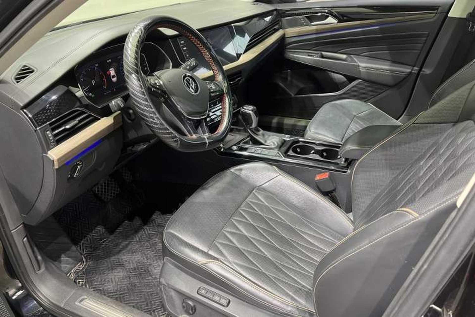 Used Volkswagen Passat 2020 Revised Version 330TSI Luxury Edition China VI Standard Interior 1