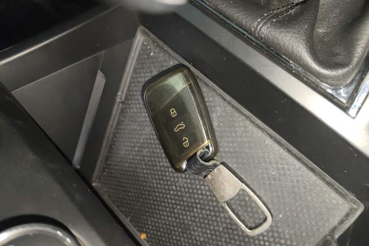 Used Volkswagen Passat 2020 Revised Version 280TSI Business Edition China VI Standard Interior 1