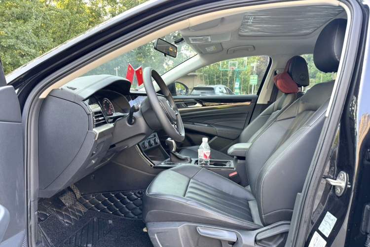 Used Volkswagen Passat 2020 Revised Version 280TSI Business Edition China VI Standard Interior 1