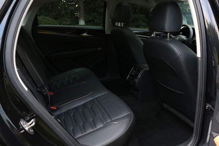 Used Volkswagen Passat 2020 330TSI Elite Edition China VI Interior 1