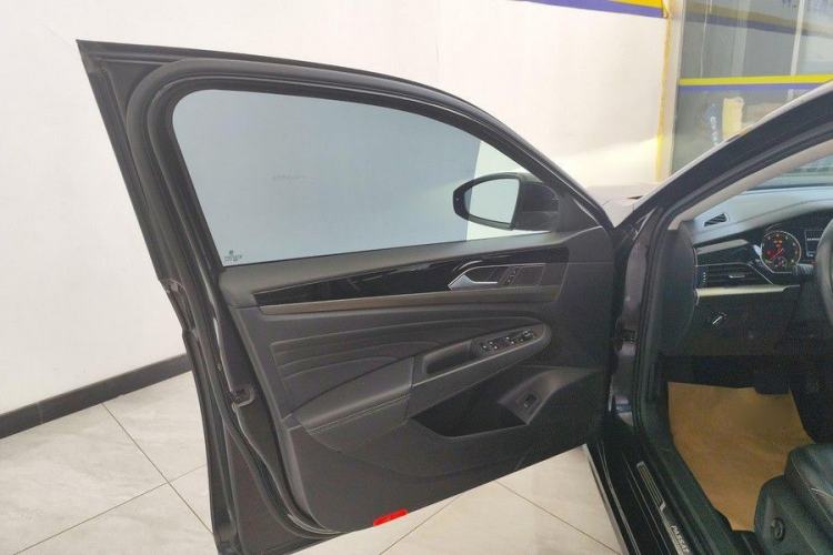 Used Volkswagen Passat 2020 330TSI Elite Edition China VI Interior 12
