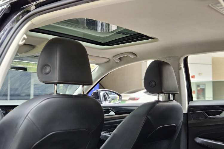 Used Volkswagen Passat 2020 280TSI Business Edition China V Standard Interior 14