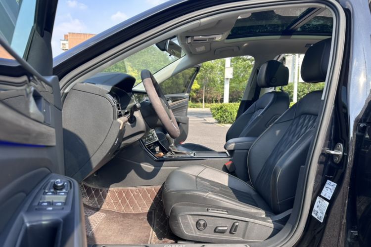 Used Volkswagen Passat 2020 330TSI Luxury Edition China VI Interior 2