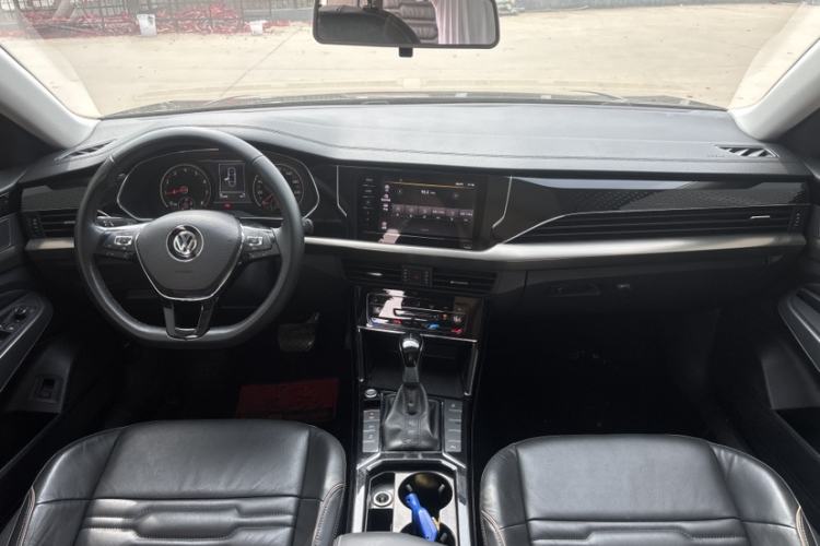 Used Volkswagen Passat 2020 330TSI Elite Edition China VI Interior 2