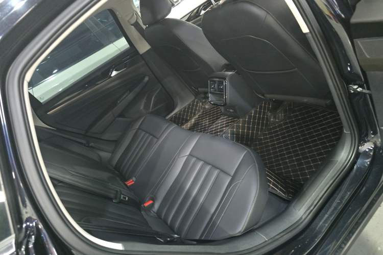 Used Volkswagen Passat 2020 Revised Version 280TSI Business Edition China VI Standard Interior 2
