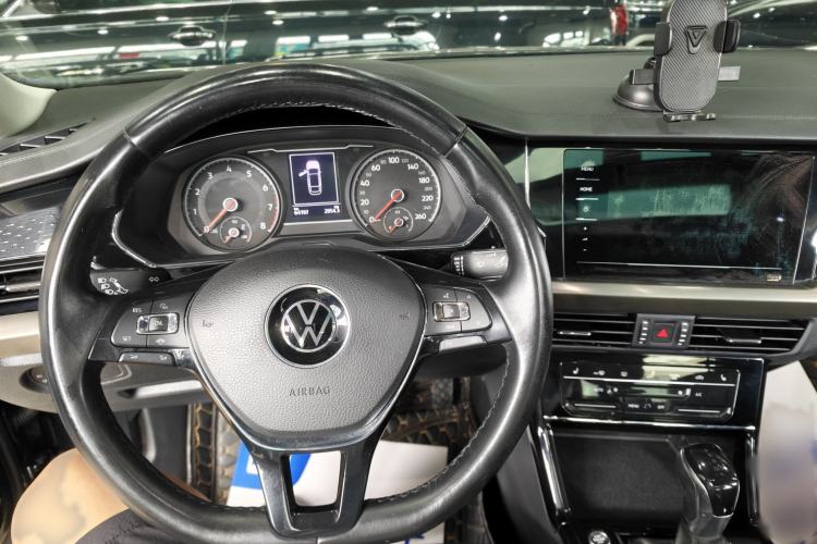 Used Volkswagen Passat 2020 330TSI Elite Edition China VI Interior 2