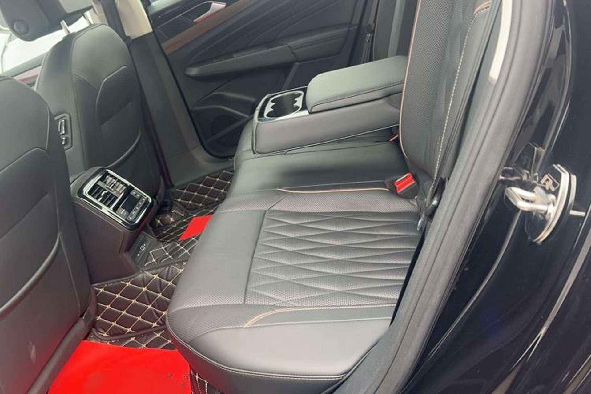 Used Volkswagen Passat 2020 330TSI Prestige Edition China VI Standard Interior 2